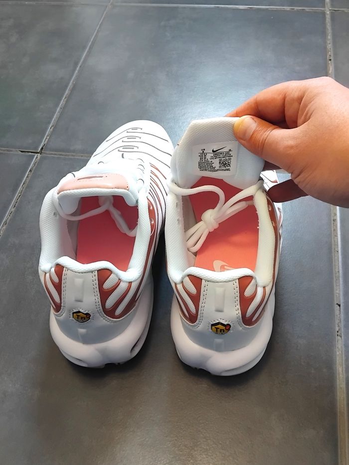 nike air max plus TN Blanche et rose neuve taille 39 - photo numéro 9