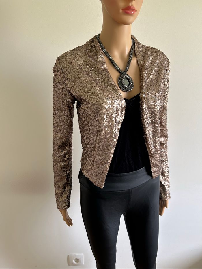 Veste courte dorée en sequins Etam taille française 36 jamais portée - photo numéro 2