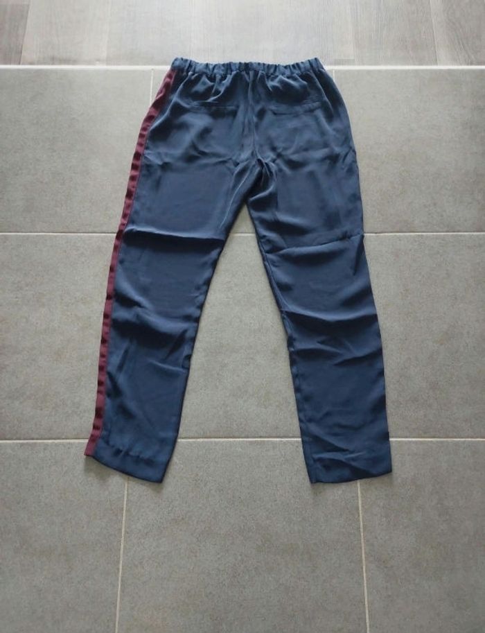 Pantalon bleu marine bandes bordeaux sur le côté Promod - photo numéro 2