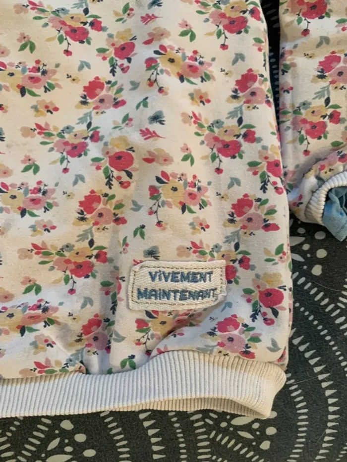 Pull tape à l’œil fleuris avec effet sur chemise taille 36 mois - photo numéro 2
