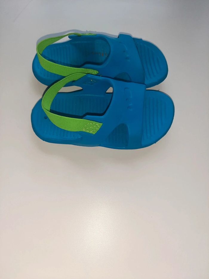 Sandales de piscine taille 21/22