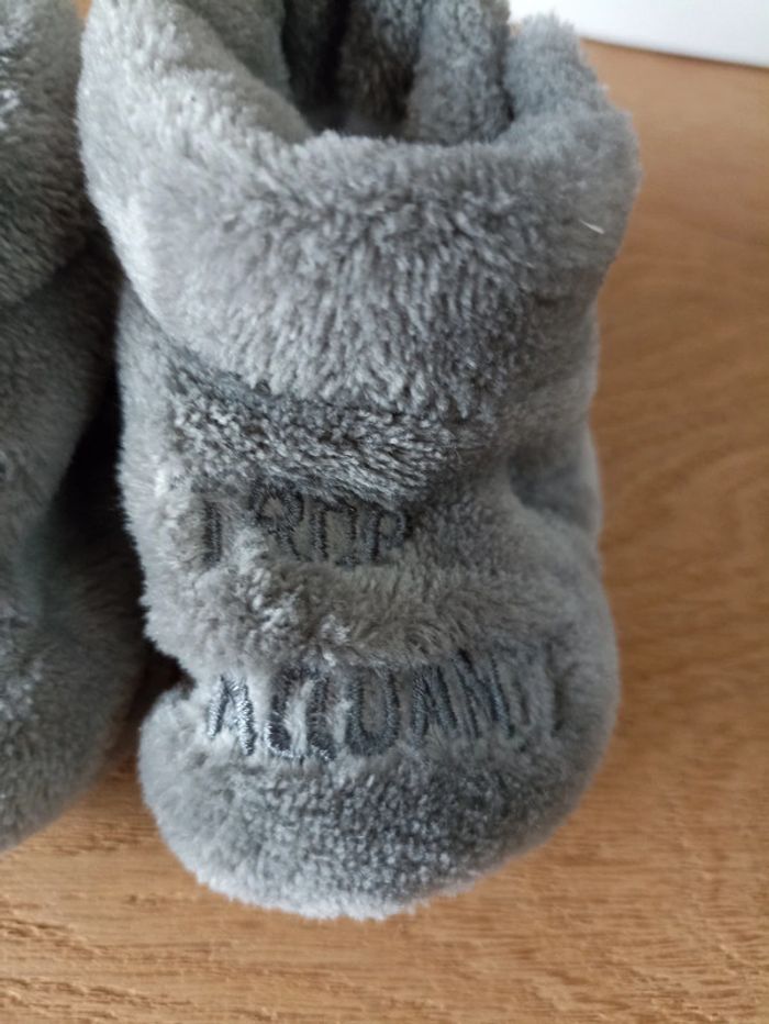 Chaussons petit gars trop craquant 0/6 mois - photo numéro 2