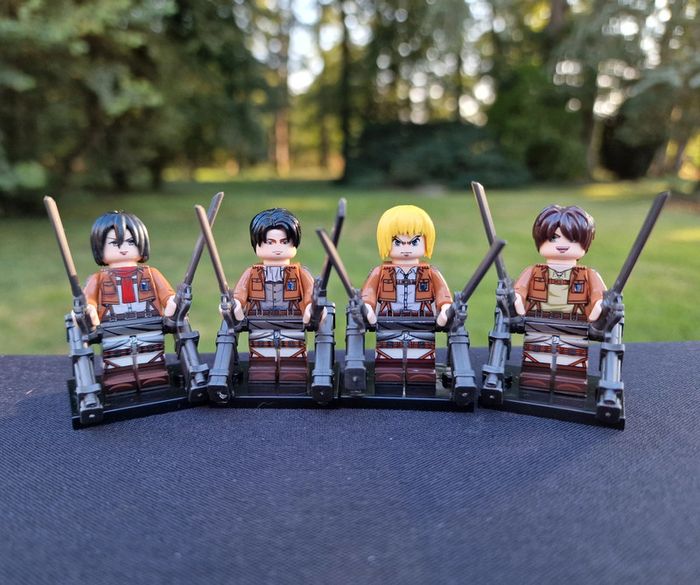Minifigure Manga L'attaque des Titans Eren Armin Levi et Mikasa n1.3