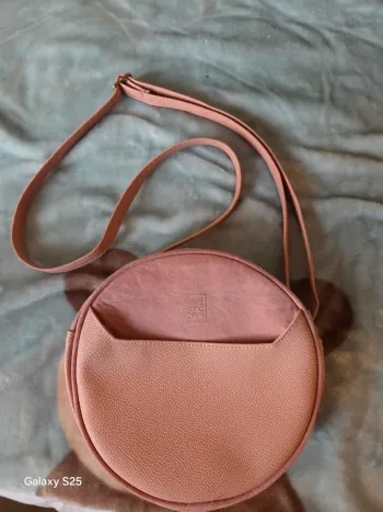 Petit sac rond rose velours cuir