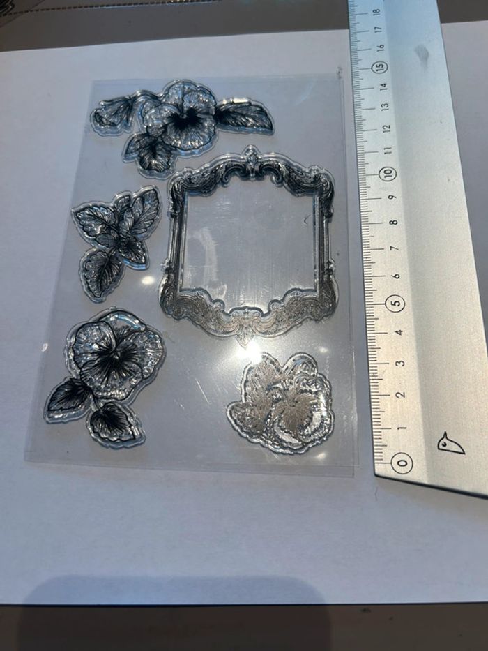 Tampons neufs cadre et fleurs