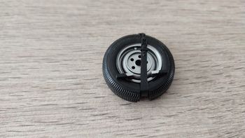 Roue de secours pièce détachée miniature Mercedes Benz 300S 1955 Maisto 1/18 1/18ème #B66