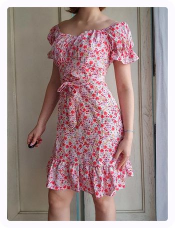 Robe fleurie manches bouffantes neuve