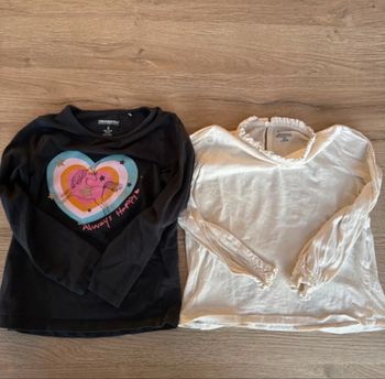 2 t-shirt S manches longues 104 cm