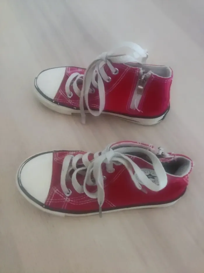 Lot de 2 paires de baskets taille 32 - photo numéro 4