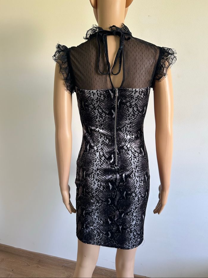 Robe noire et imprimée Soky&Soka taille S jamais portée - photo numéro 5