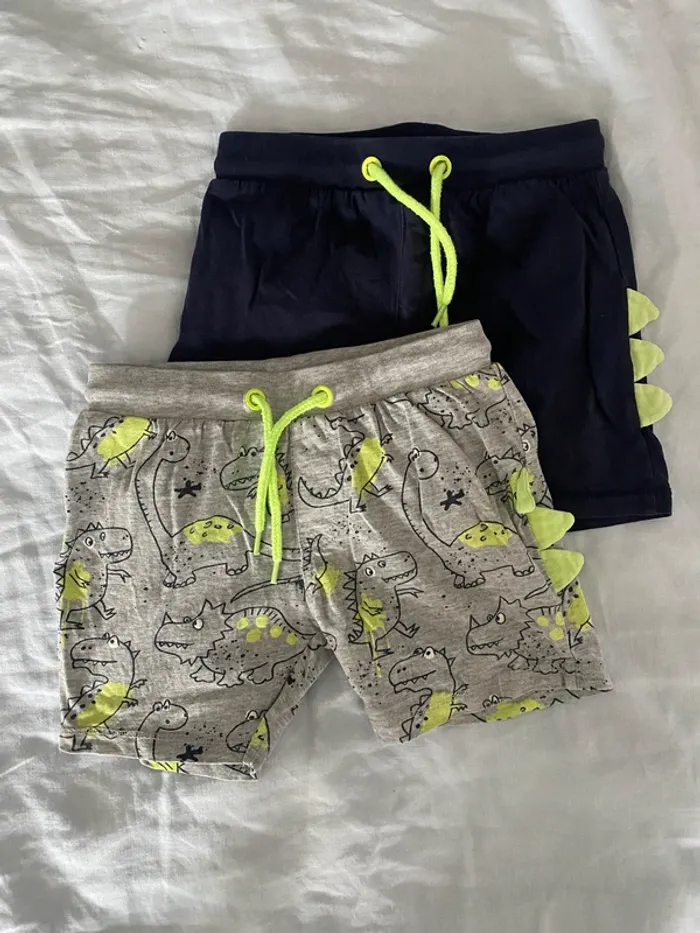 Lot 2 shorts Blue Seven 12 mois Motifs Dinosaures