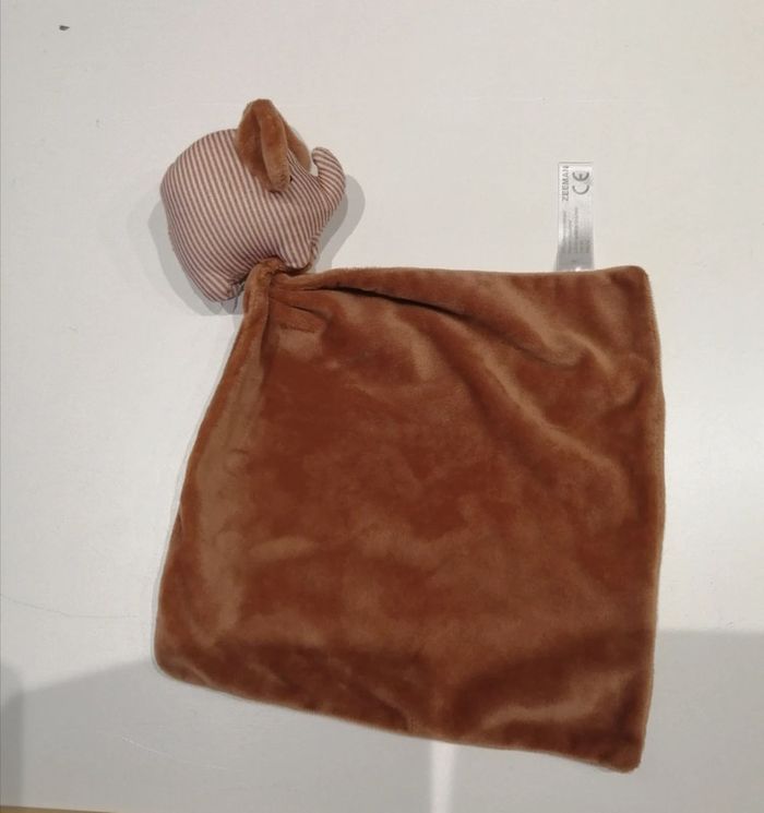 Doudou elephant rayé marron zeeman