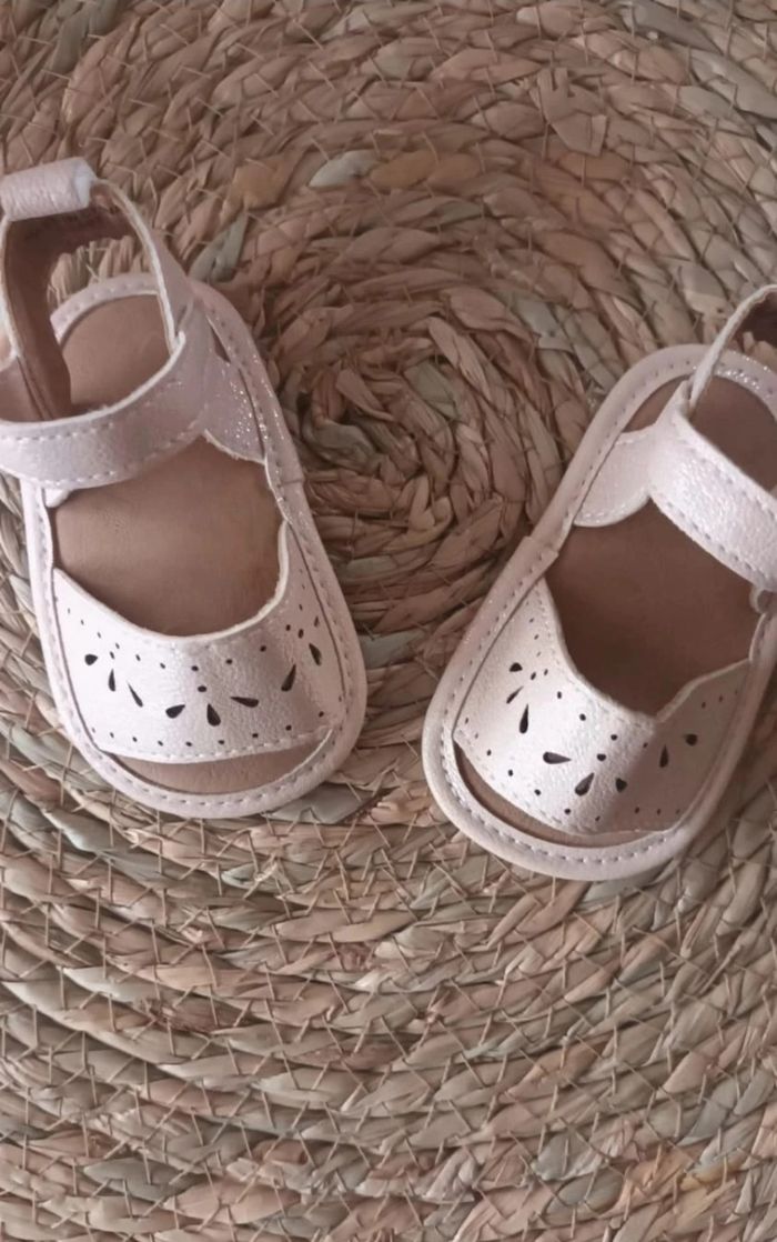 Chaussure bebe 3/6mois - photo numéro 4