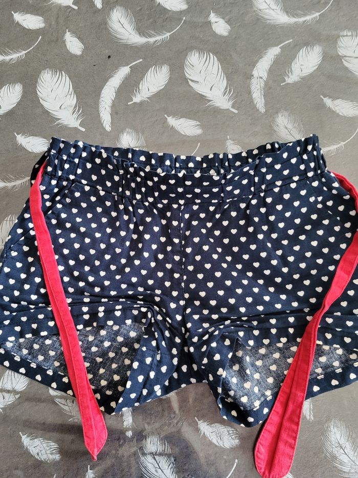 Short fille