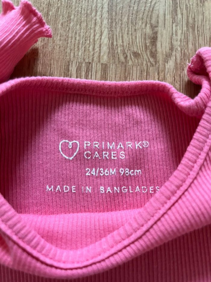 T-shirt Primark 24 mois TBE - photo numéro 2