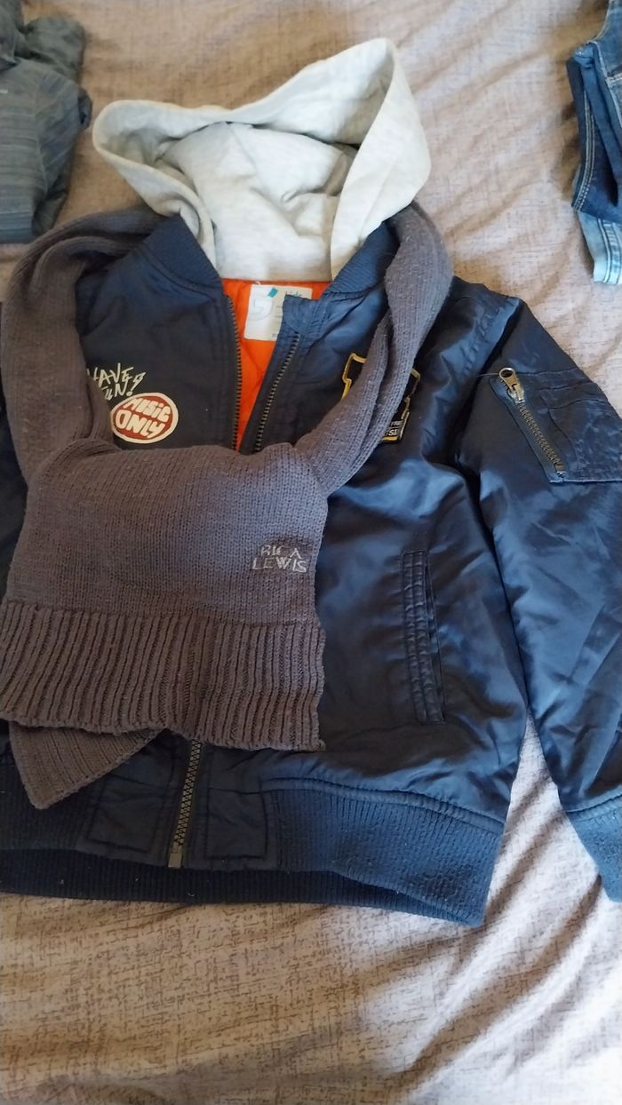 Lot de 12 vêtements 8 ans garçon - photo numéro 8
