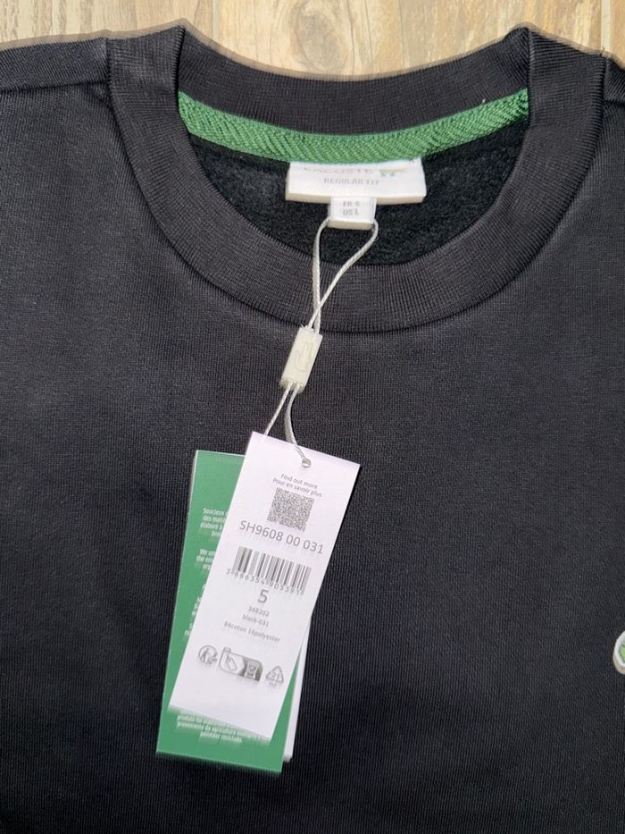 Sweat Lacoste neuf - photo numéro 3