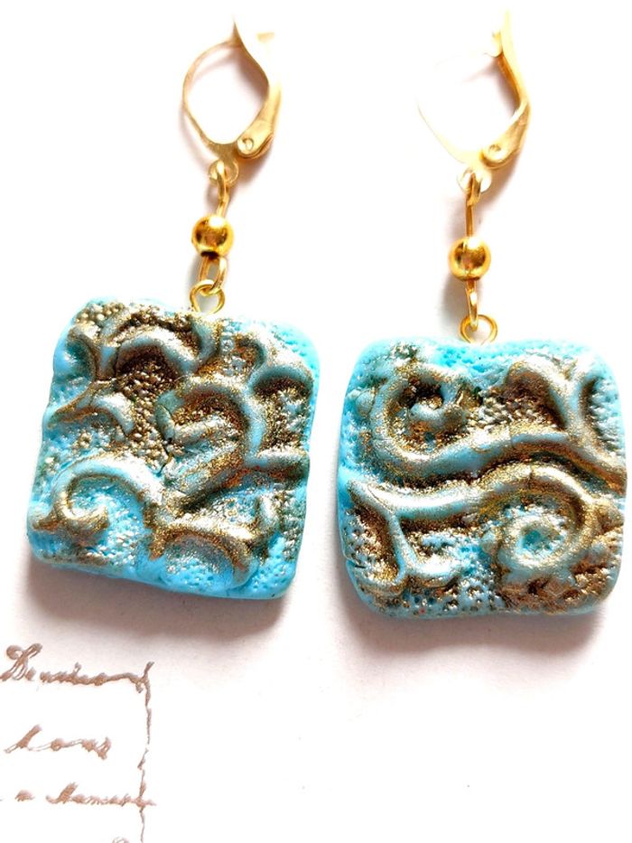 Magnifique paire de boucles d'oreilles pendantes bleu et or - photo numéro 6