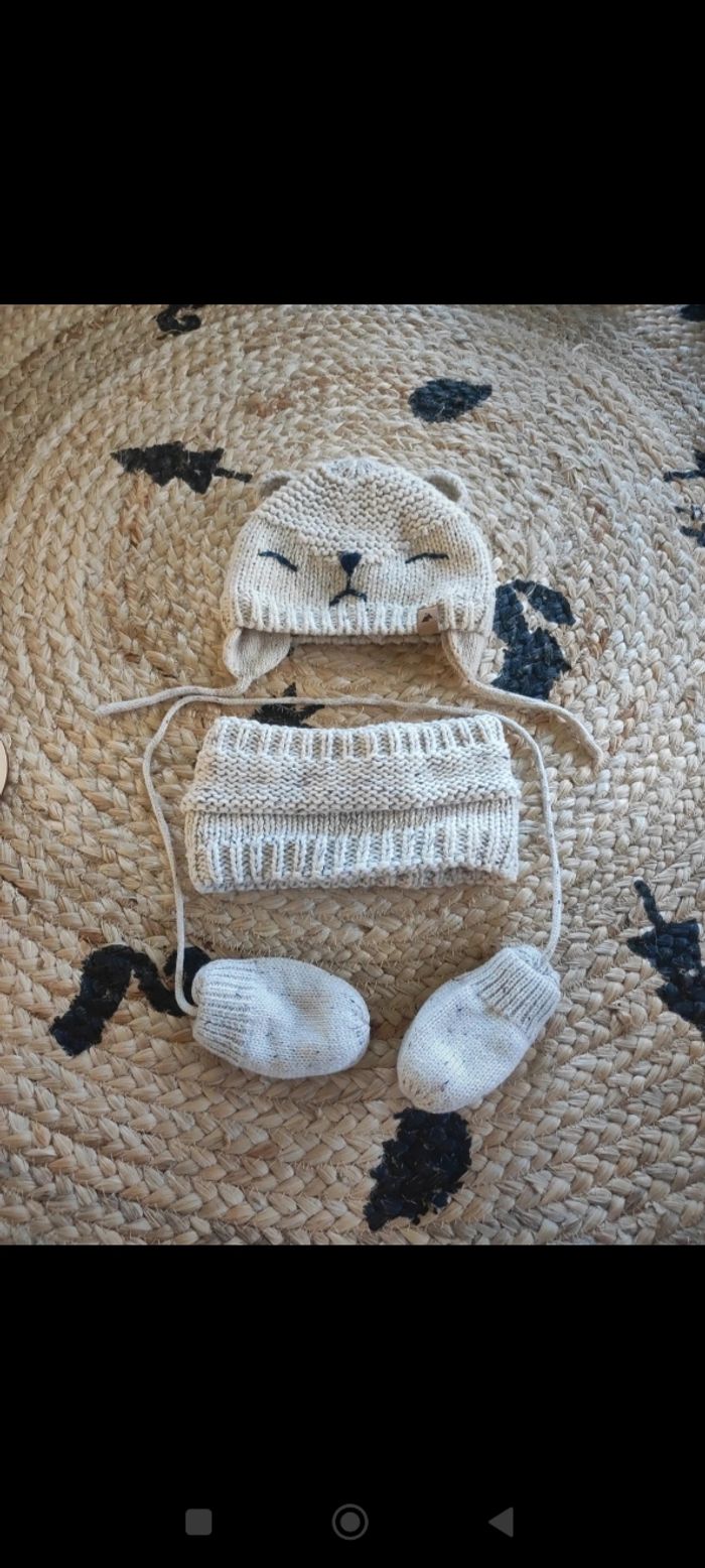 Ensemble bonnet cache cou et moufle