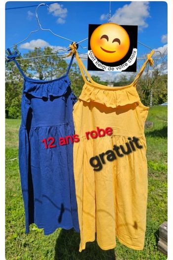 Robe bleu 12 ans à bretelles + 1 gratuit jaune