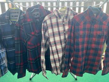 Lot 8 chemises à carreaux 