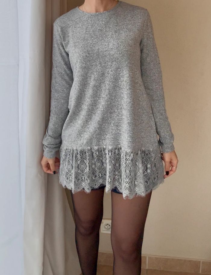 Pull Zara gris long dentelle taille S bon état - photo numéro 2