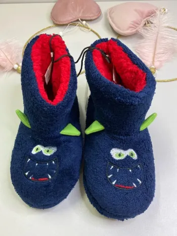 Chaussons chaud garçon (neuf) - Taille 32/33