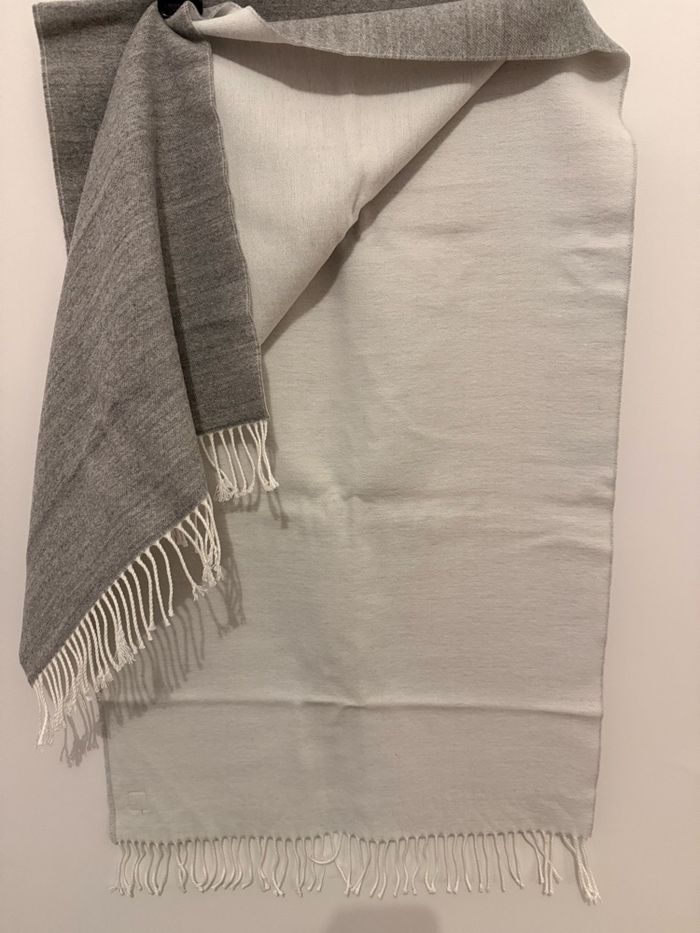 Écharpe gris clair chiné / Matque 64 - photo numéro 4