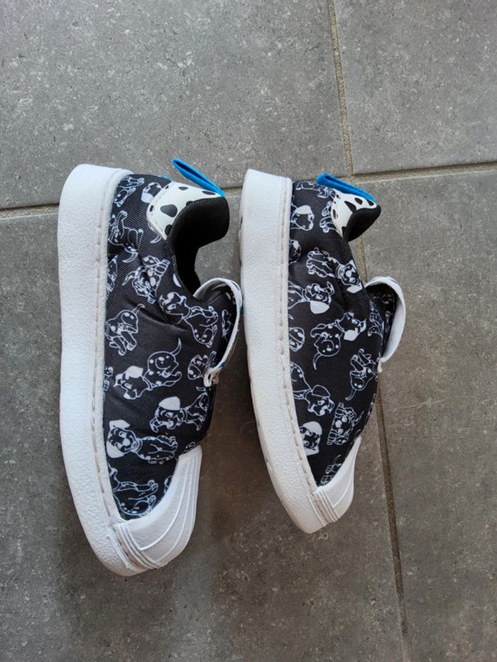 Adidas Originals
Superstar 360 Disney 101 Dalmatians - photo numéro 12