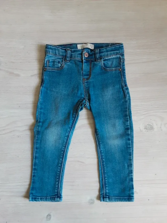 Lot 4 jeans fille T. 18 mois - photo numéro 4