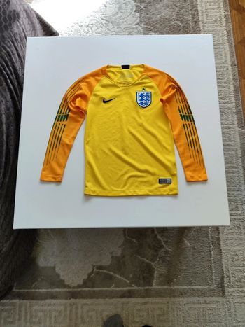 T shirt Nike t 8 10 ans