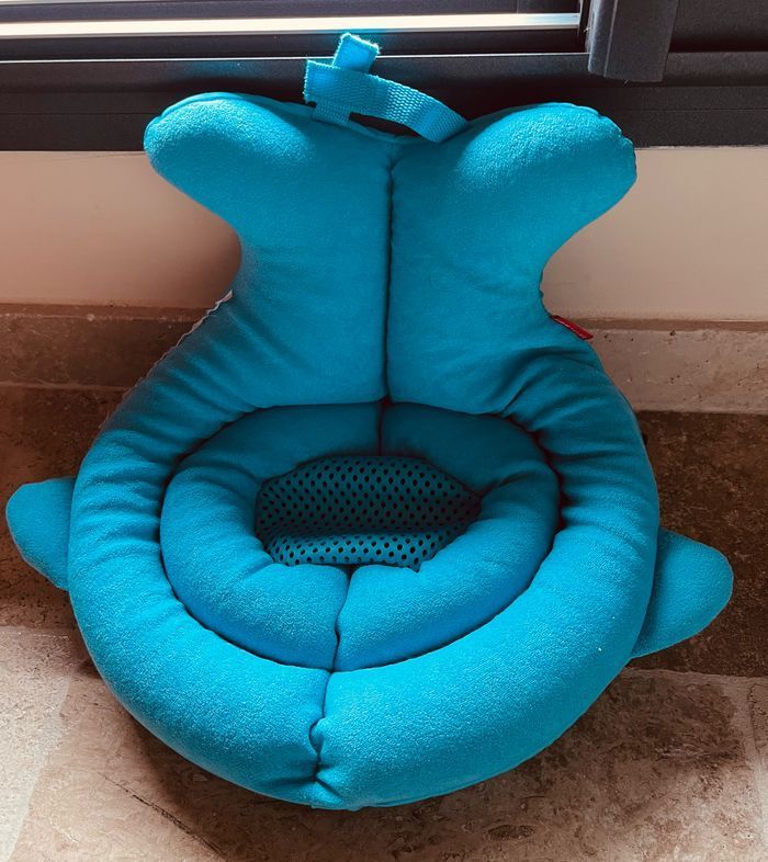 Coussin baigneur Moby pour évier de Skip Hop - bleu