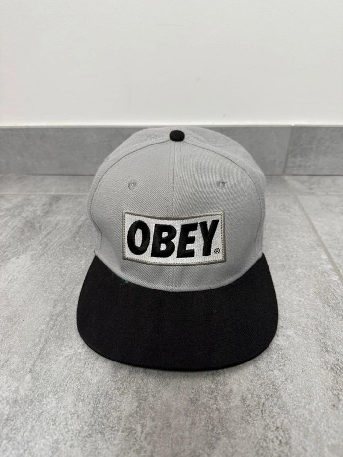 Casquette Obey grise et verte super état