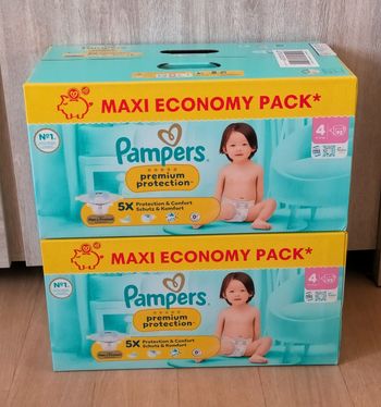 Lot couches Pampers premium taille 4