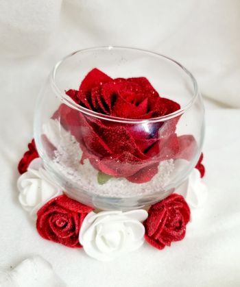 Rose sous boule en verre