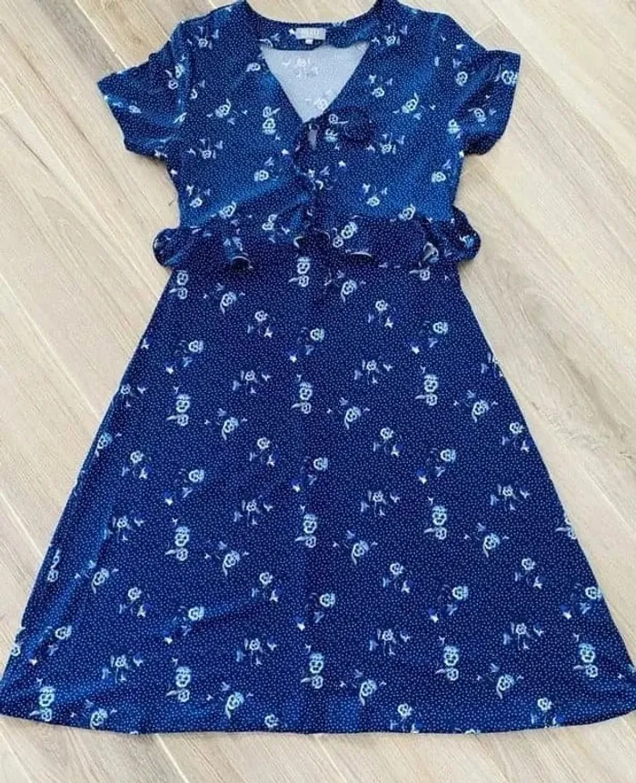 Jolie Robe midi marine à fleurs T36 /S neuve - photo numéro 3