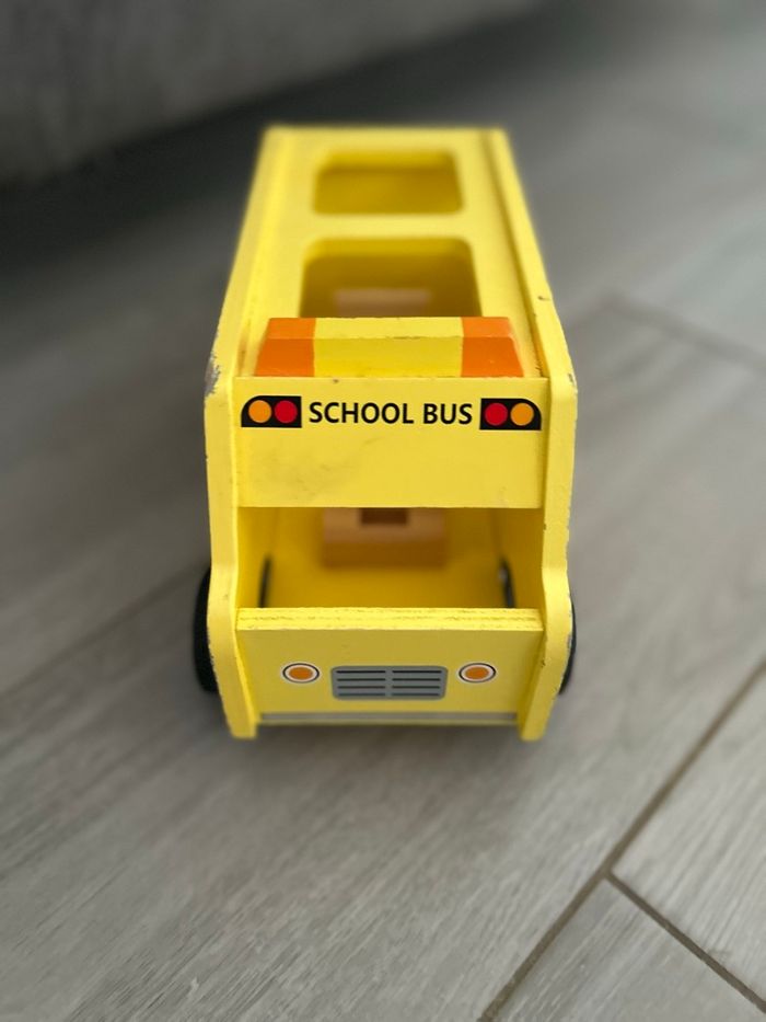 Bus en bois - photo numéro 4