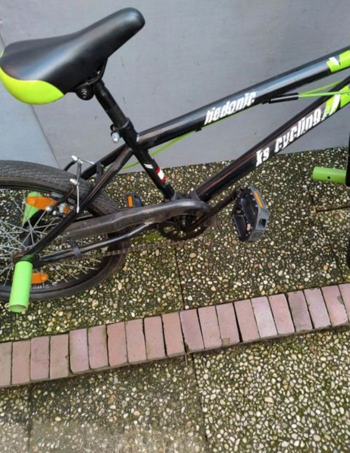 Vélo BMX... très bien conservé - photo numéro 4