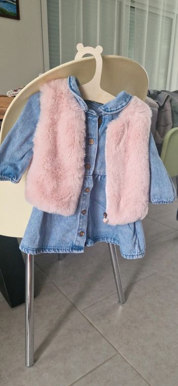 Robe en jean + gilet rose