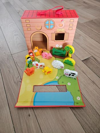 Boite ferme des animaux à transporter