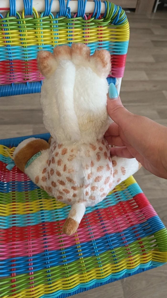 Peluche musicale Sophie la girafe - photo numéro 3