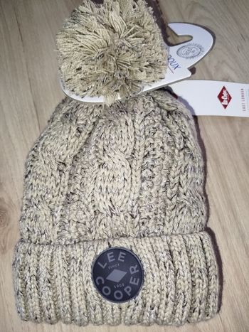 Bonnet avec pompon