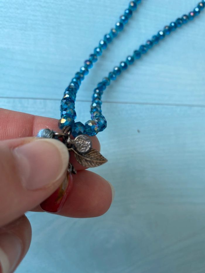 Sautoir perles bleues avec pompon et rose saoya - photo numéro 3