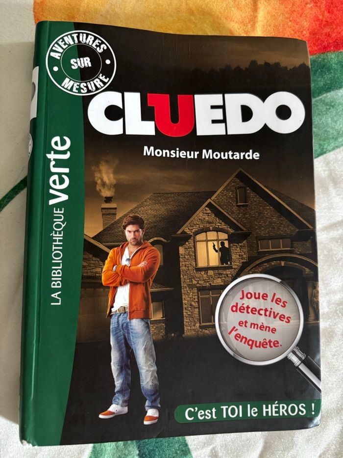 Livre cluedo monsieur moutarde
