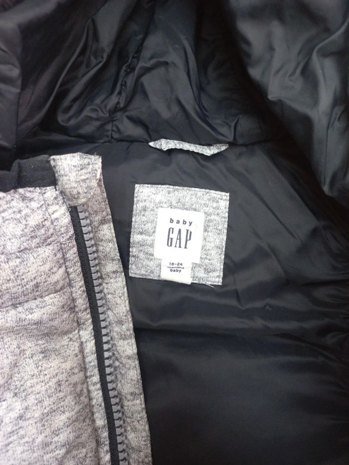 Doudoune sans manches BabyGap - photo numéro 2