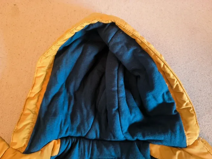 Manteau jaune à capuche - photo numéro 4