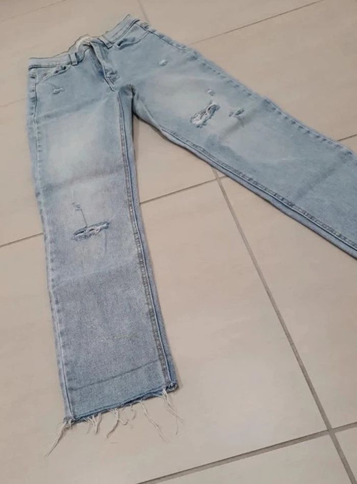 Jean slim troué - Taille 34 - photo numéro 2
