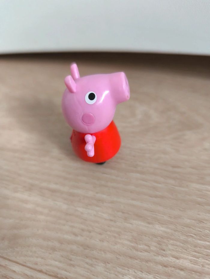 Figurine Peppa pig - photo numéro 2