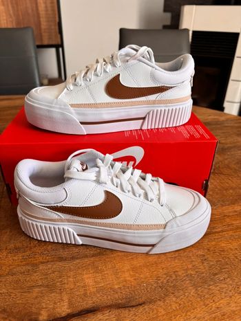 Baskets Nike P.35,5 Neuves unisex