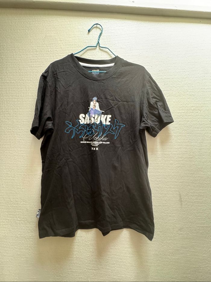 T-shirt noir en coton coupe régulière de Sasuke